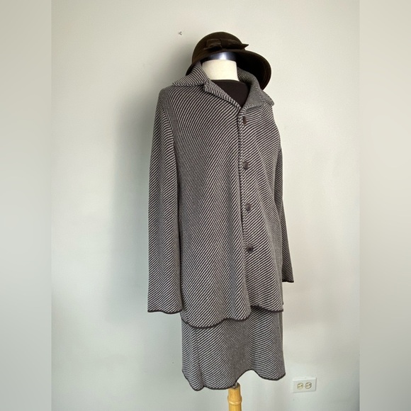 Joan Vass USA Knit Suit, Size 2 – Timeless Elegance - Picture 2 of 10